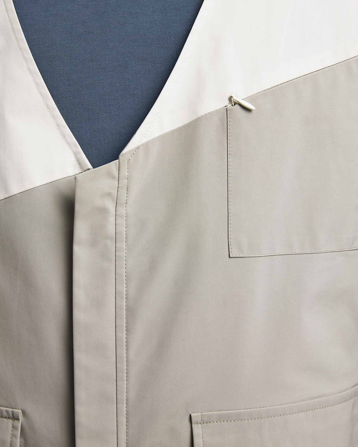 1 × Paneled Utility Vest image 4