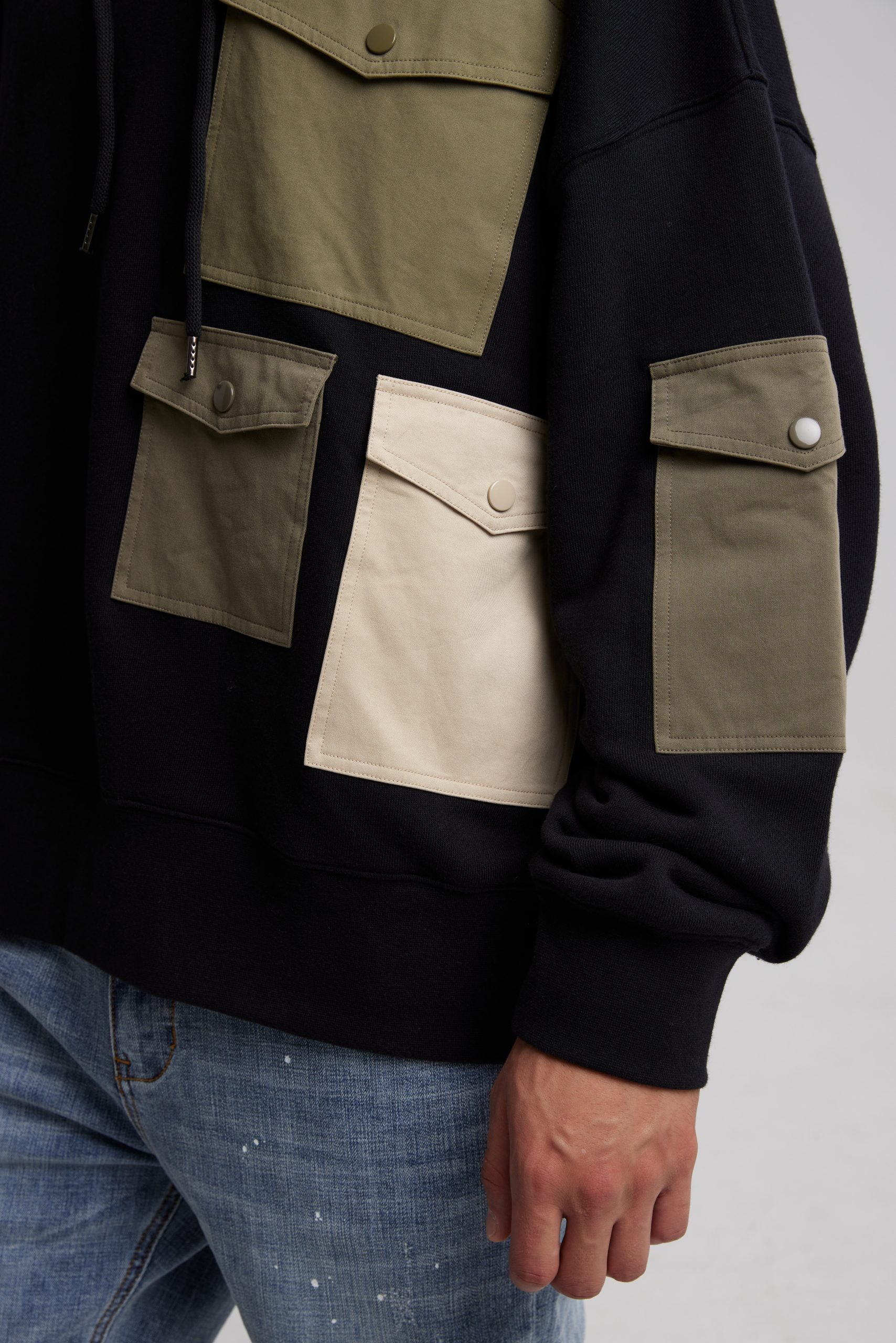 Hoodie With Flapped-Pockets image 4