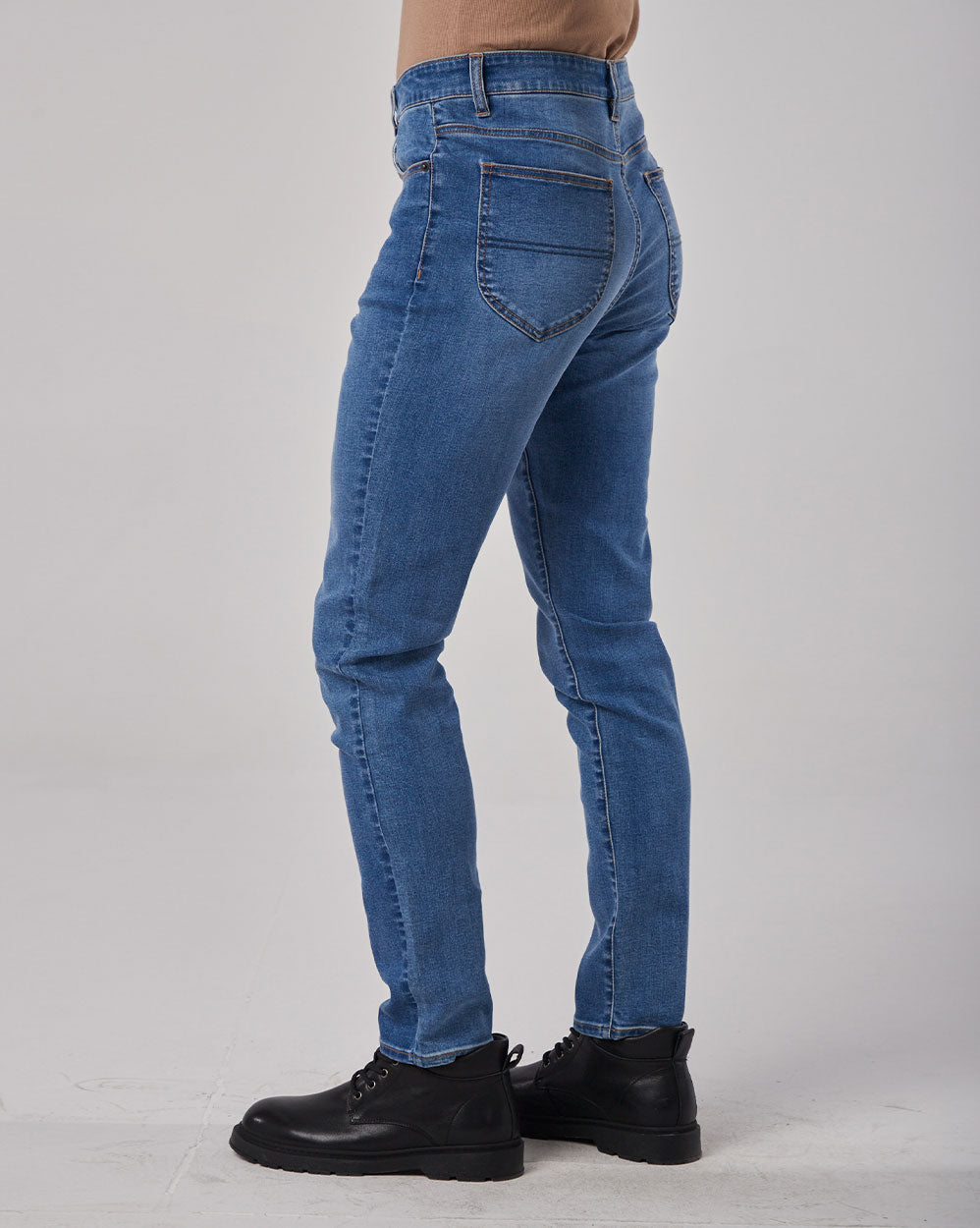 Regular Mid-Rise Jeans image 2