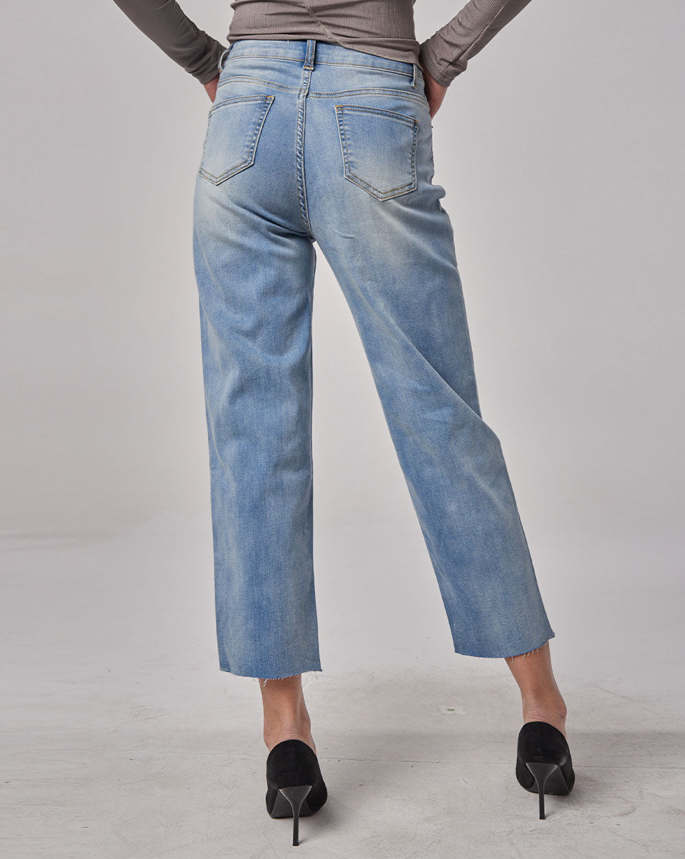 Women's Classic Loose Jeans image 2
