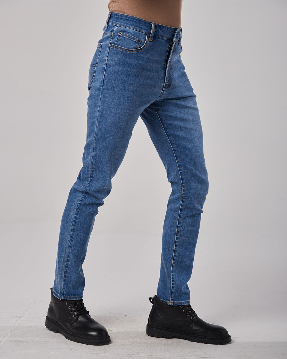 Regular Mid-Rise Jeans image 1