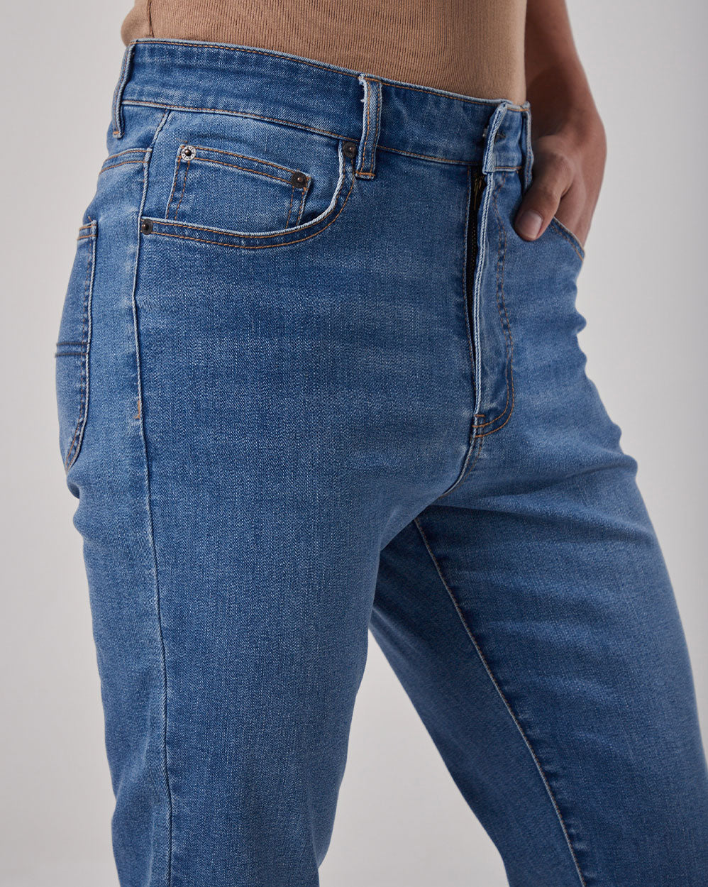 Regular Mid-Rise Jeans image 5