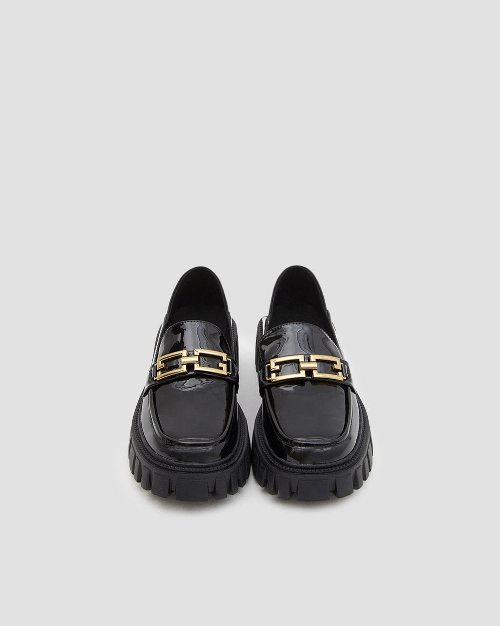 Shiny Leather Loafers With Chain image 1
