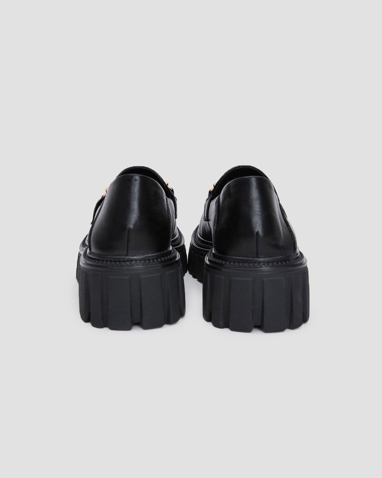 Leather Loafers With Chain image 2