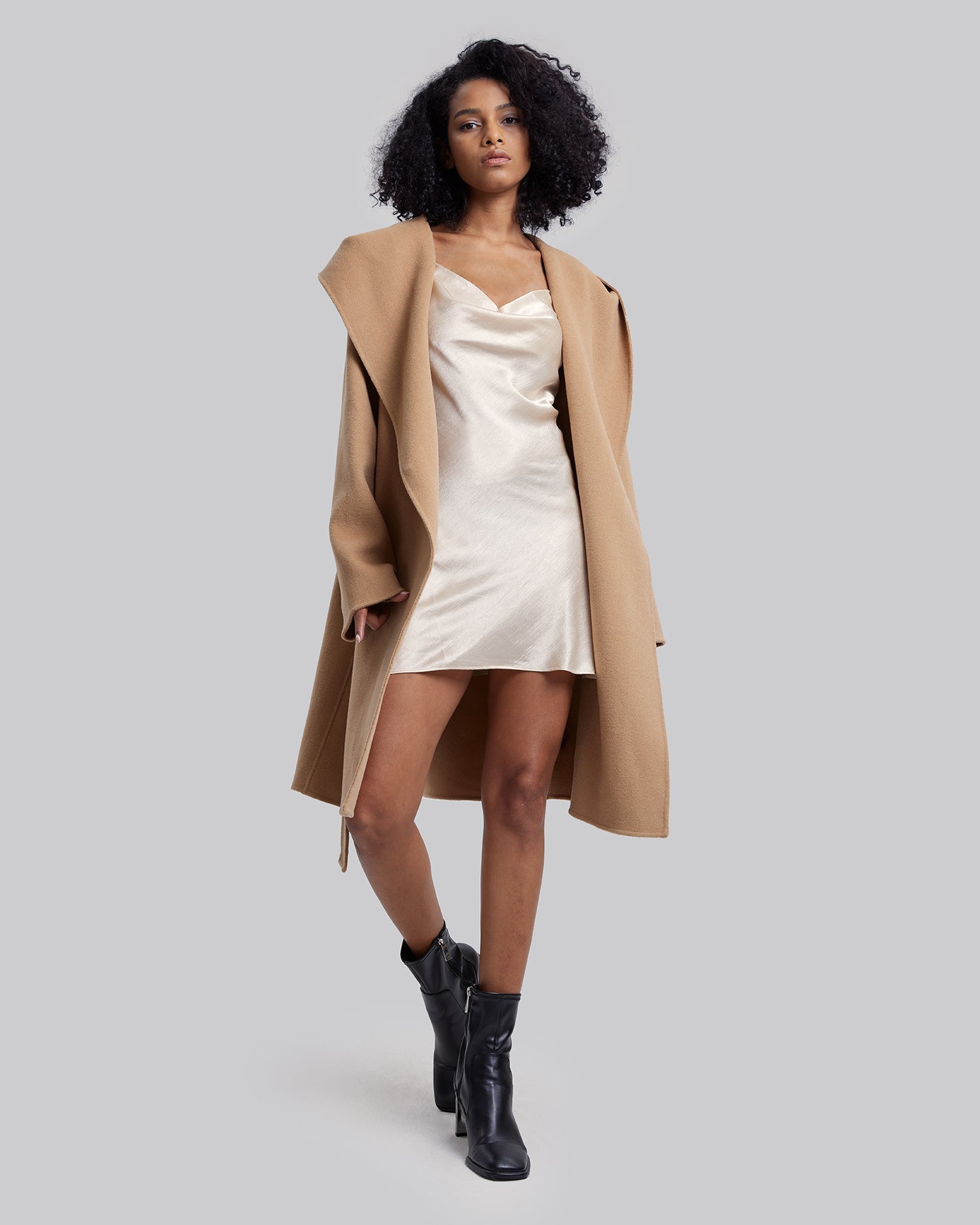 Hooded Wool Coat with Large V-Lapels - Camel, M image