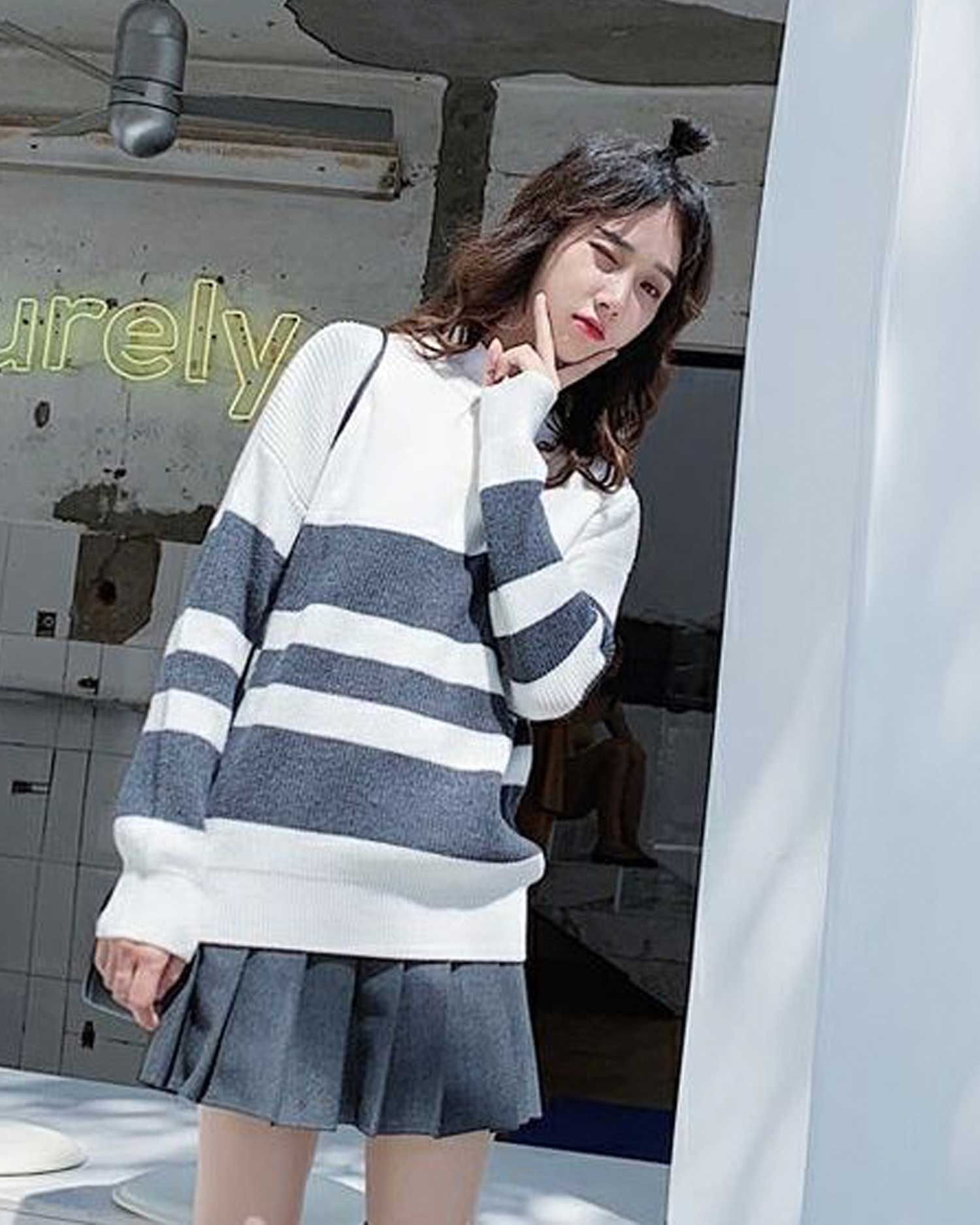 Striped Crewneck Knit Jumper - White, M image