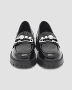 Shiny Round-Toe Loafers With Pearl Buckle image 2