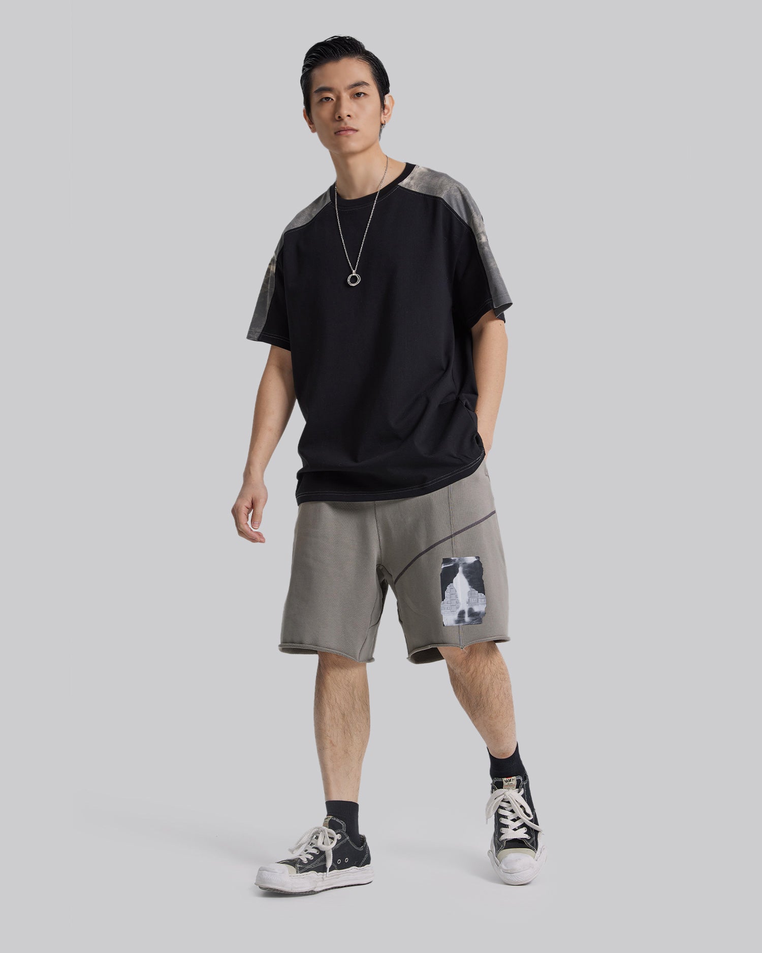 Graphic Print Shorts - Grey, M image