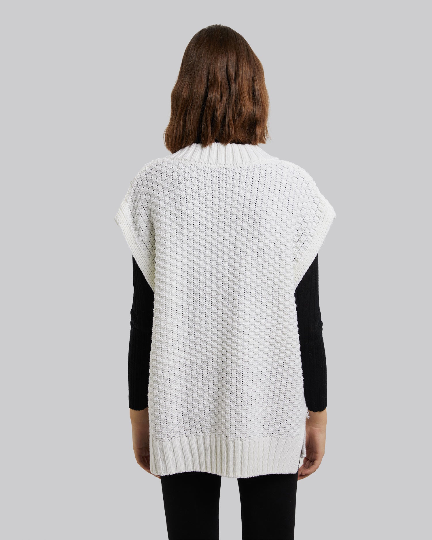 V-Neck Sleeveless Sweater image 4